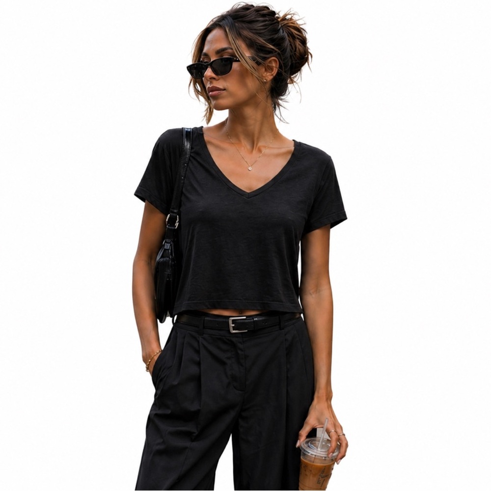 NWOT AMO Denim V Neck Relaxed Fit 100% Cotton Classic T-Shirt | Size Medium